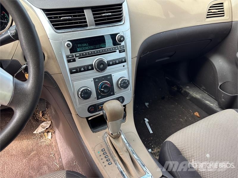 Chevrolet Malibu Automašīnas