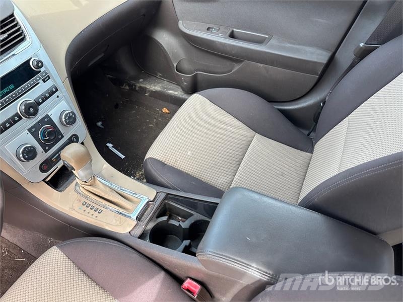 Chevrolet Malibu Automašīnas