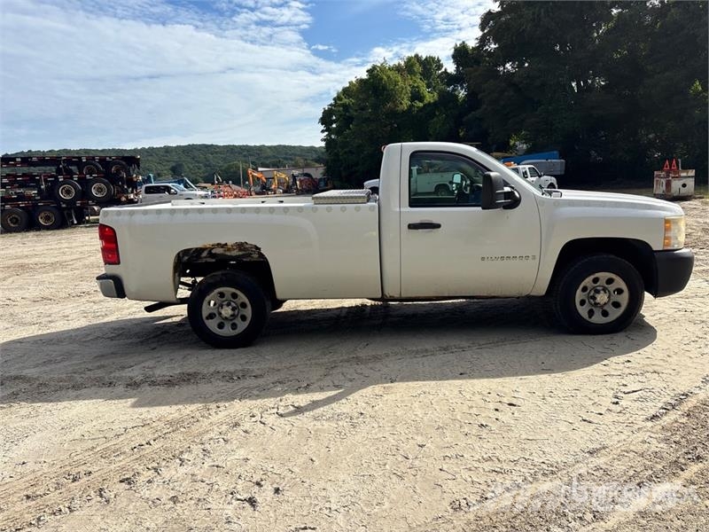 Chevrolet Silverado 1500 4x2 Pickup Прочие фургоны