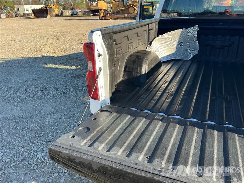 Chevrolet Silverado 1500 4x4 Crew Cab Pickup 其他