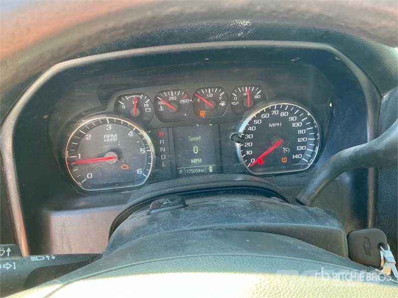Chevrolet Silverado 1500 4x4 Pickup Diger