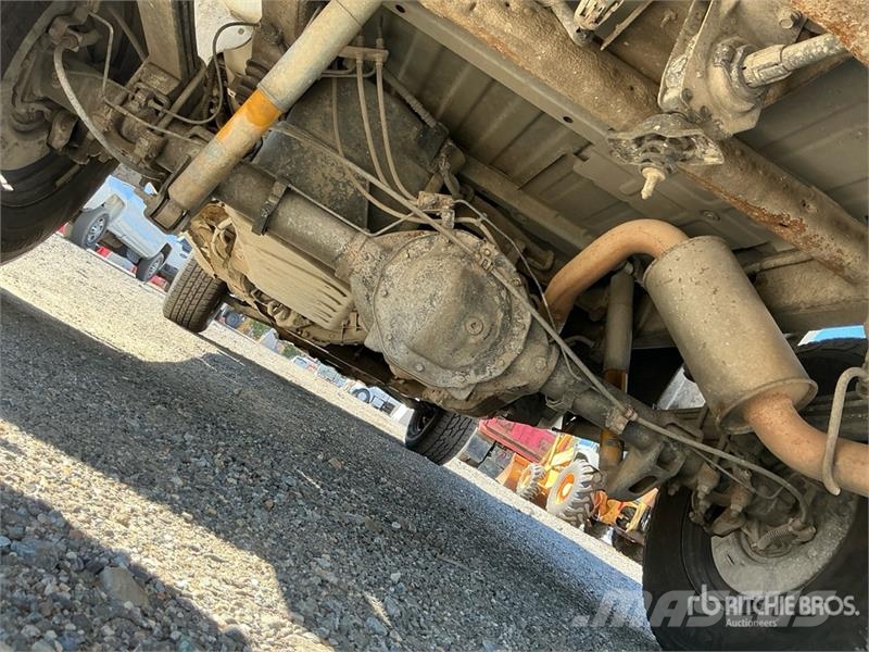 Chevrolet Silverado 1500 4x4 Pickup Diger