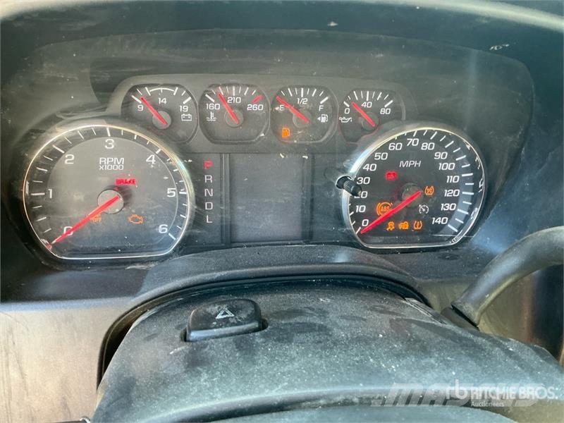 Chevrolet Silverado 1500 4x4 Pickup Diger
