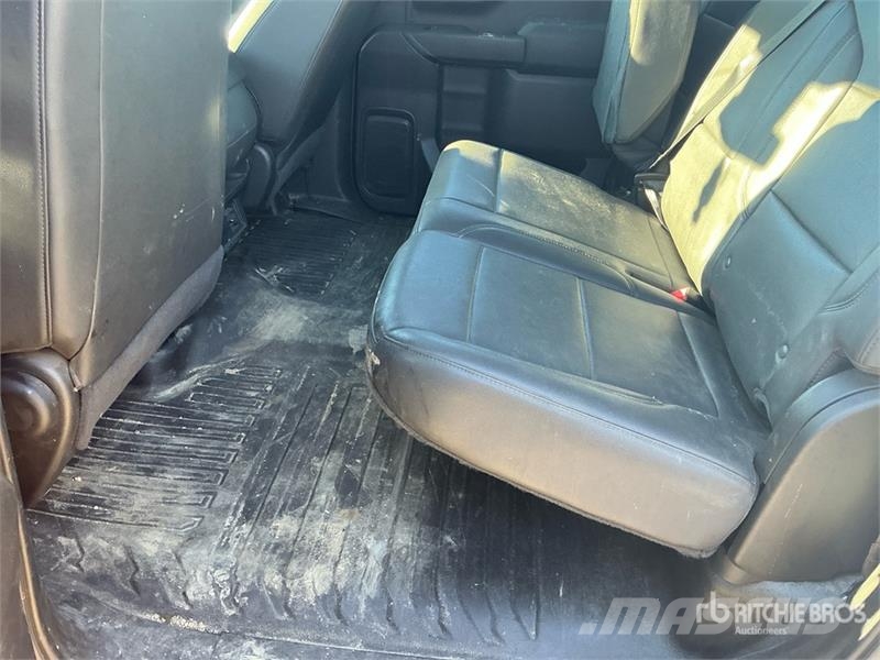 Chevrolet Silverado 1500 4x4 Crew Cab Pickup 其他