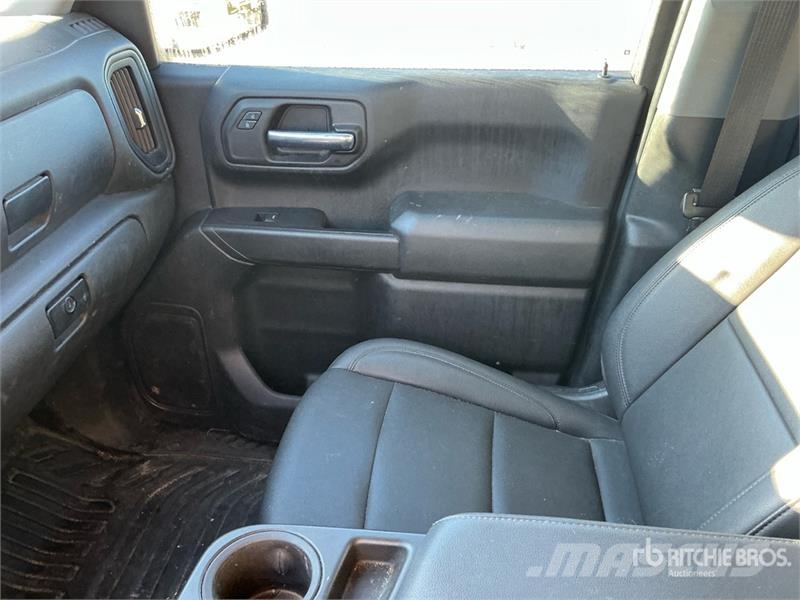Chevrolet Silverado 1500 4x4 Crew Cab Pickup 其他