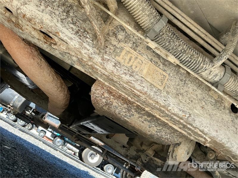Chevrolet Silverado 1500 4x4 Pickup Diger