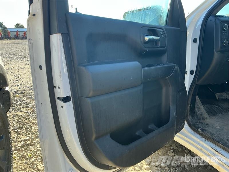 Chevrolet Silverado 1500 4x4 Crew Cab Pickup 其他