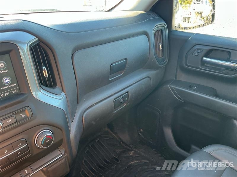Chevrolet Silverado 1500 4x4 Crew Cab Pickup 其他