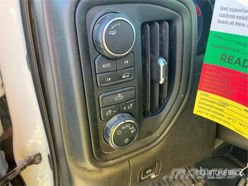 Chevrolet Silverado 1500 4x4 Crew Cab Pickup 其他