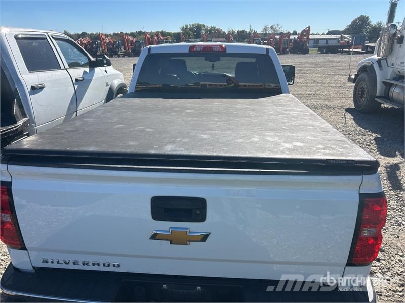 Chevrolet Silverado 1500 4x4 Extended Cab Pickup Inne