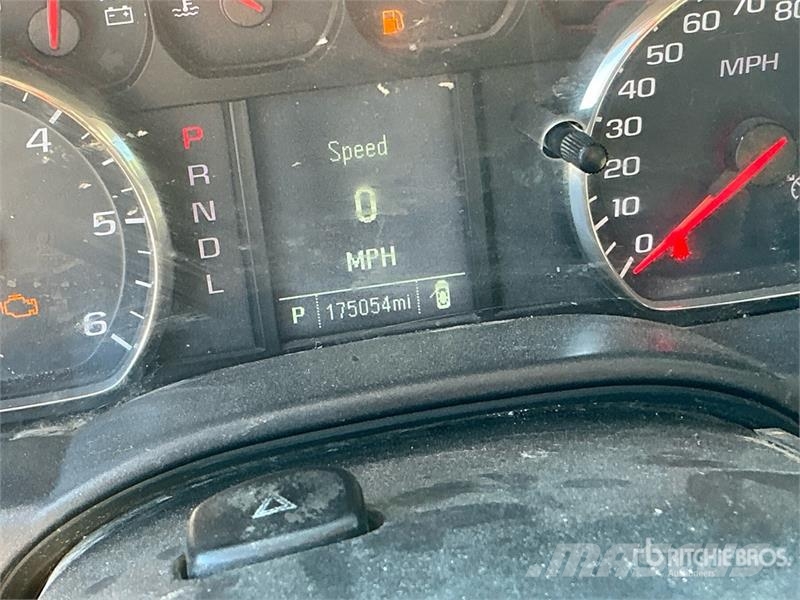 Chevrolet Silverado 1500 4x4 Pickup Diger