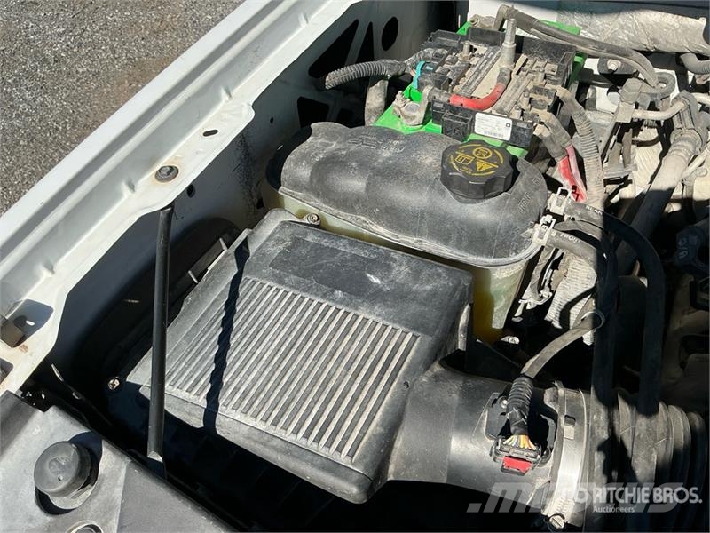 Chevrolet Silverado 1500 4x4 Pickup Diger