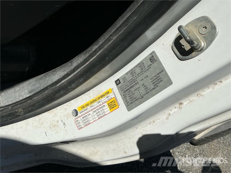 Chevrolet Silverado 1500 4x4 Pickup Diger