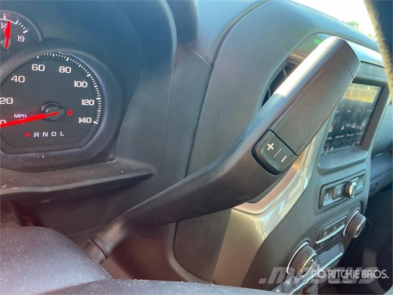 Chevrolet Silverado 1500 4x4 Crew Cab Pickup 其他