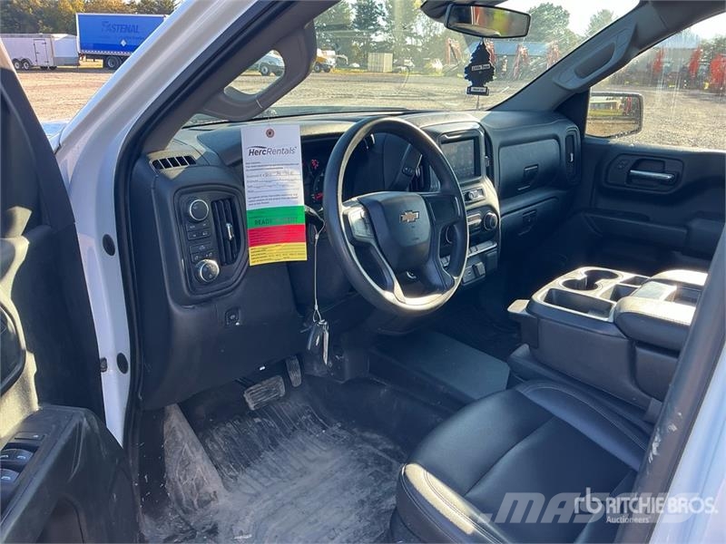 Chevrolet Silverado 1500 4x4 Crew Cab Pickup 其他