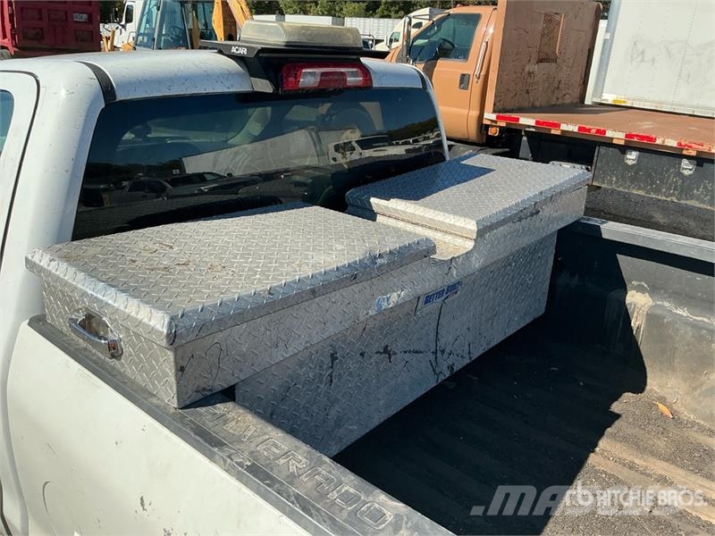 Chevrolet Silverado 1500 4x4 Pickup Diger
