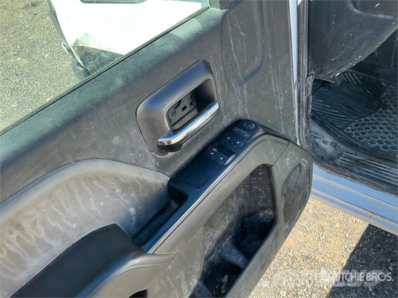 Chevrolet Silverado 1500 4x4 Pickup Diger