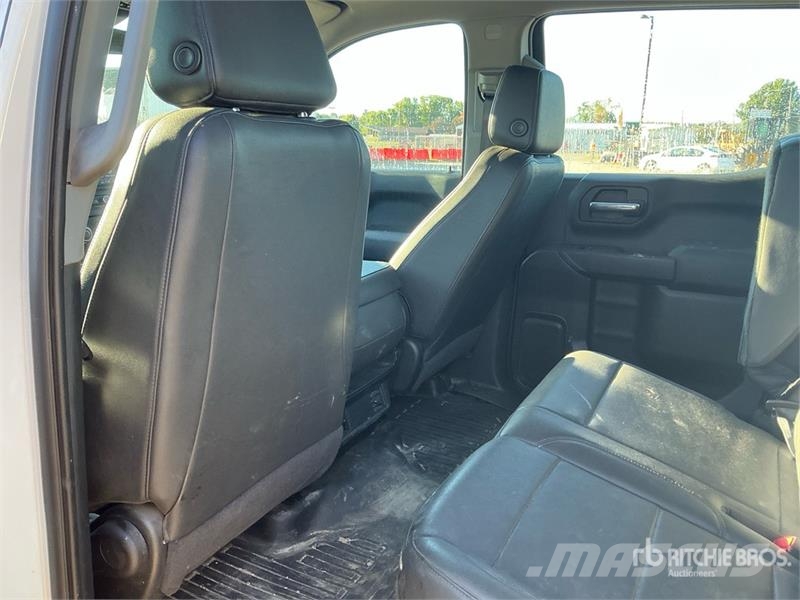 Chevrolet Silverado 1500 4x4 Crew Cab Pickup 其他