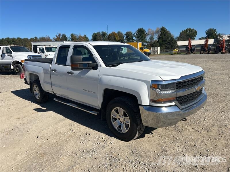 Chevrolet Silverado 1500 4x4 Extended Cab Pickup Inne