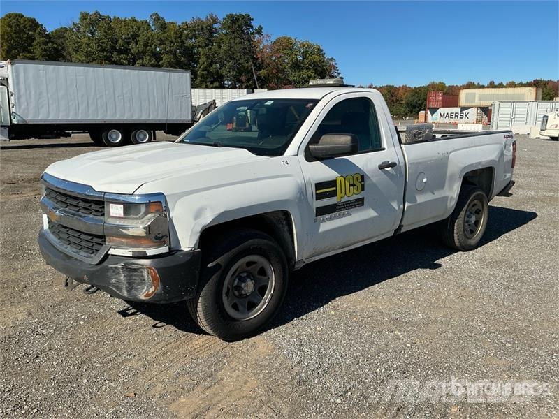Chevrolet Silverado 1500 4x4 Pickup Diger