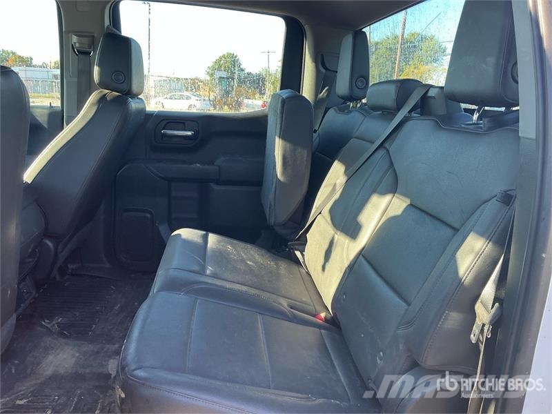 Chevrolet Silverado 1500 4x4 Crew Cab Pickup 其他