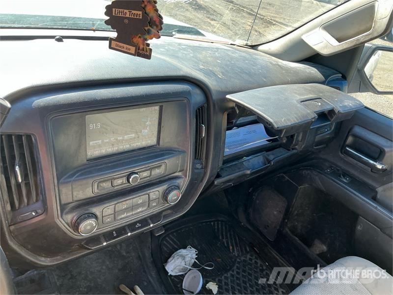 Chevrolet Silverado 1500 4x4 Pickup Diger