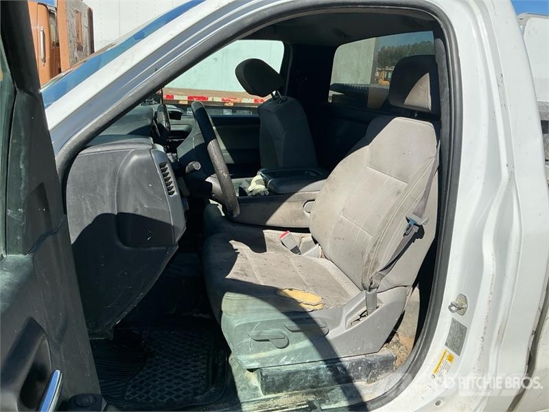 Chevrolet Silverado 1500 4x4 Pickup Diger
