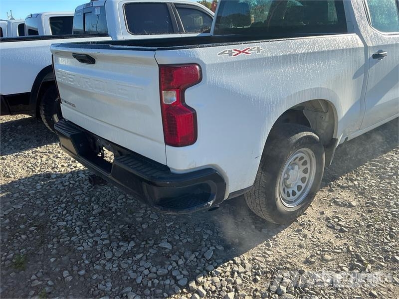 Chevrolet Silverado 1500 4x4 Crew Cab Pickup 其他