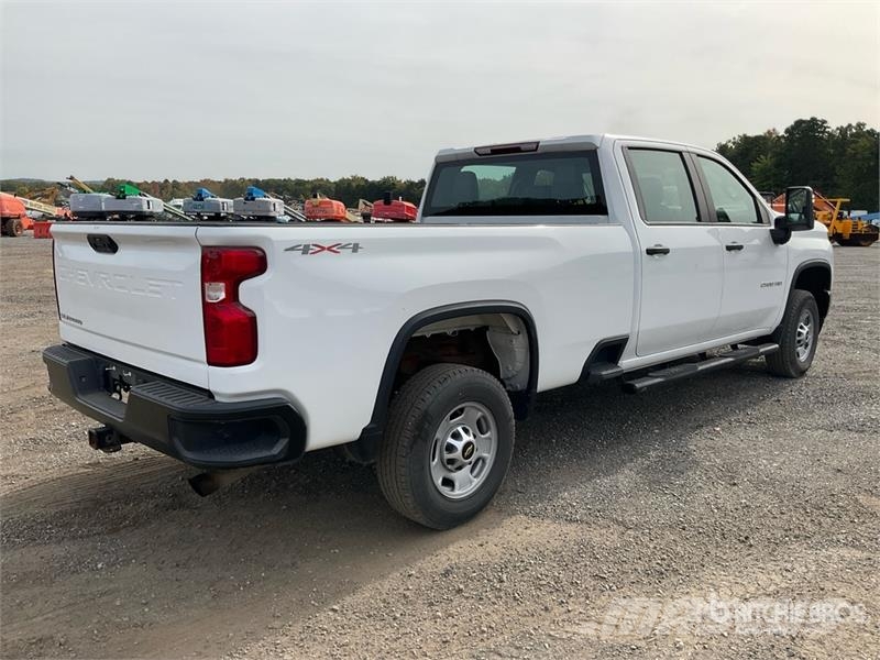 Chevrolet Silverado 2500 4x4 Crew Cab Pickup 其他