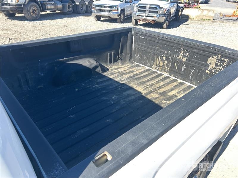 Chevrolet Silverado 2500 HD 4x4 Crew Cab Pickup Inne