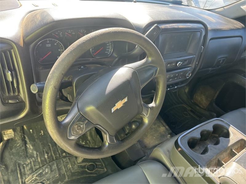 Chevrolet Silverado 2500 HD 4x4 Crew Cab Pickup Inne
