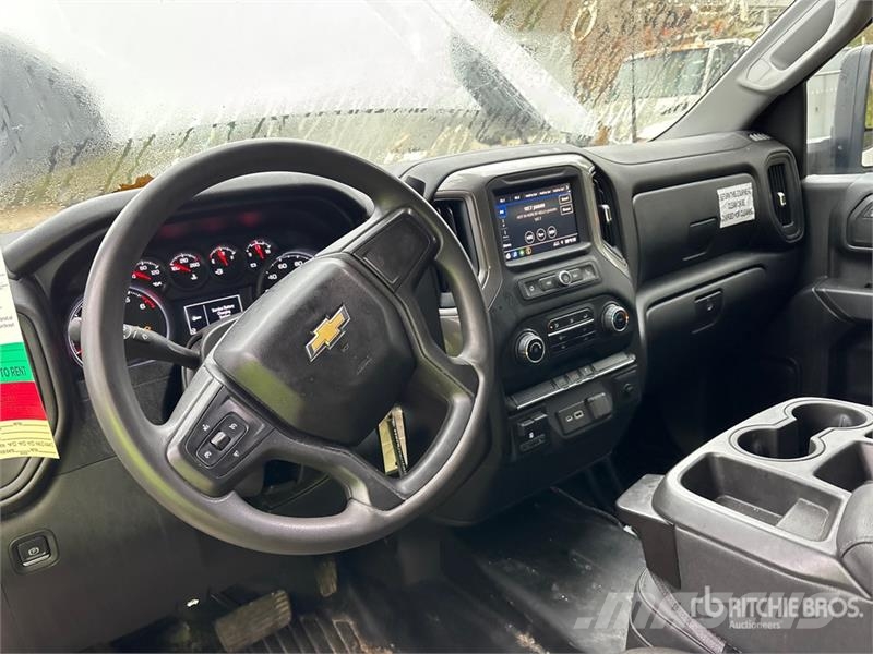 Chevrolet Silverado 2500HD 4x4 Crew Cab Pickup その他