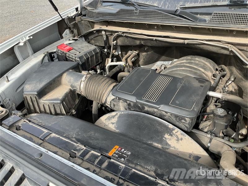 Chevrolet Silverado 2500 4x4 Crew Cab Pickup 其他