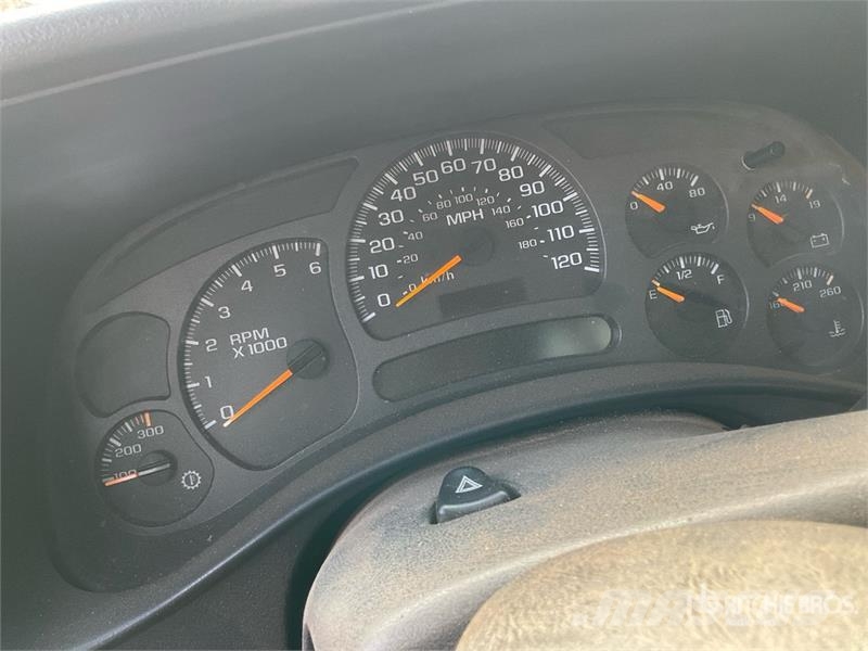 Chevrolet Silverado 2500HD 4x4 Pickup (Inoperable) Andre varebiler