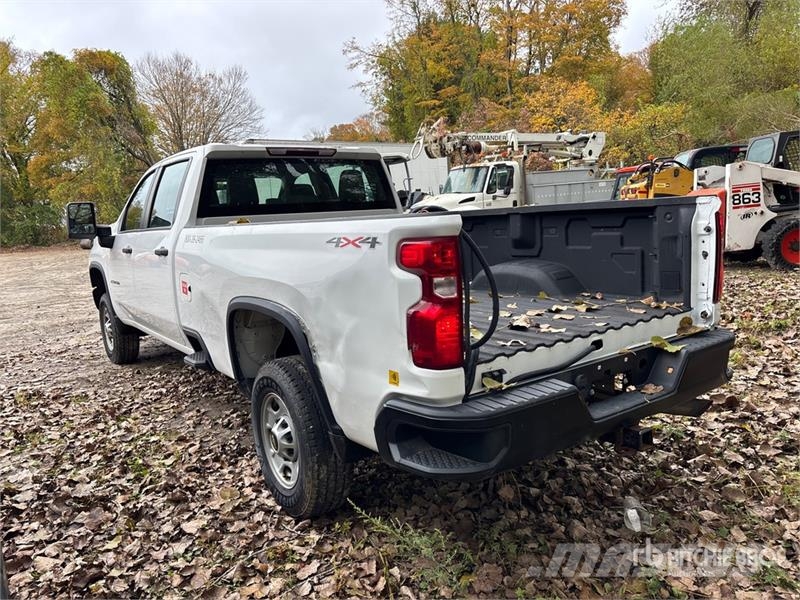 Chevrolet Silverado 2500HD 4x4 Crew Cab Pickup その他