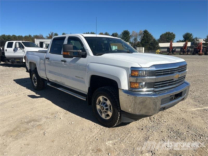 Chevrolet Silverado 2500 HD 4x4 Crew Cab Pickup Inne