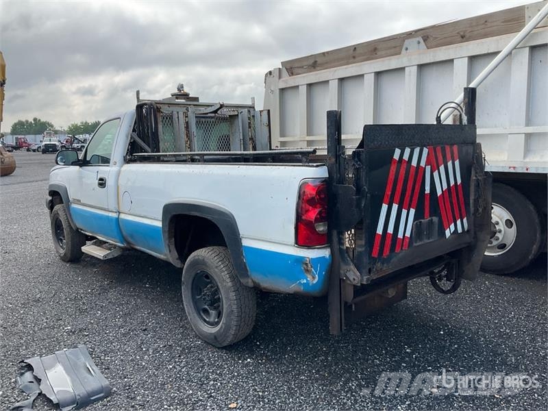 Chevrolet Silverado 2500HD 4x4 Pickup (Inoperable) Andre varebiler