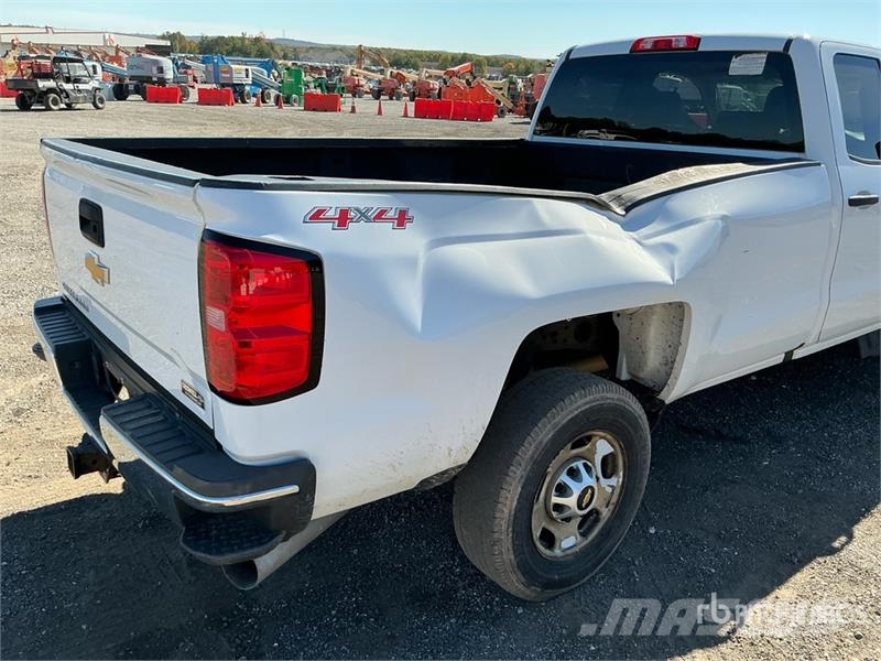 Chevrolet Silverado 2500HD 4x4 Extended Cab Pickup Autre fourgon / utilitaire