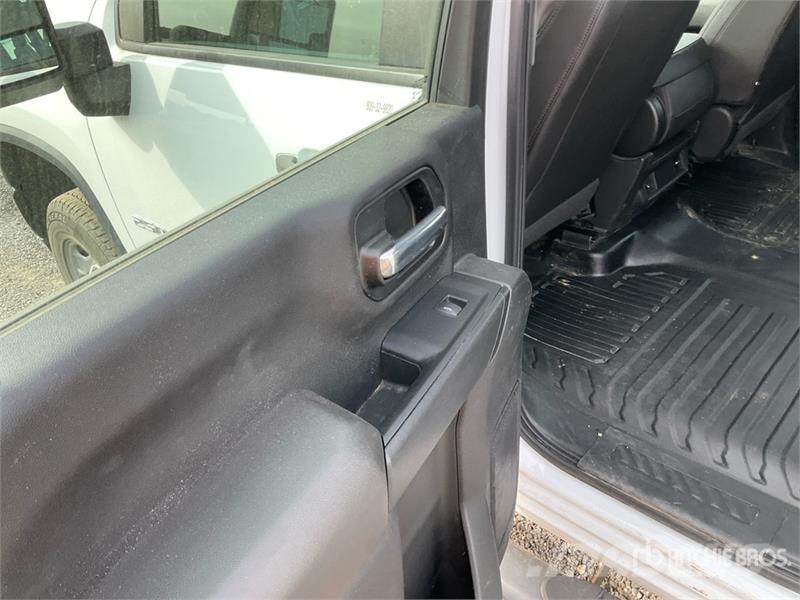 Chevrolet Silverado 2500 4x4 Crew Cab Pickup 其他