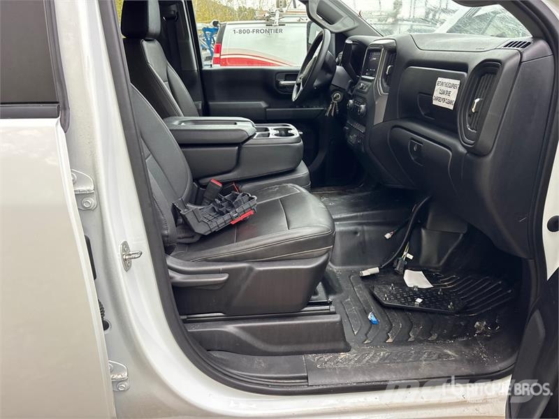 Chevrolet Silverado 2500HD 4x4 Crew Cab Pickup その他