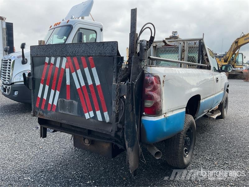 Chevrolet Silverado 2500HD 4x4 Pickup (Inoperable) Andre varebiler