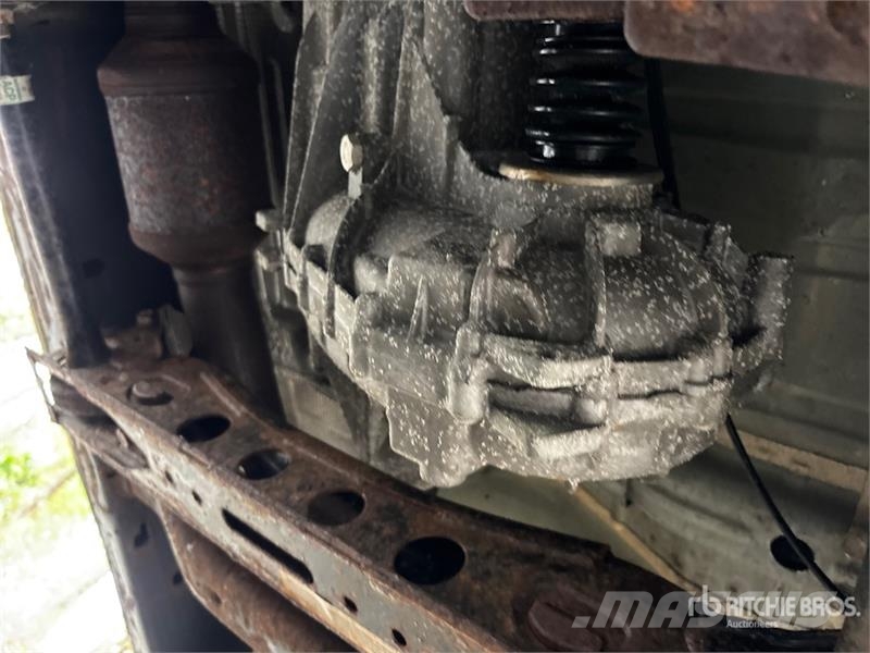 Chevrolet Silverado 2500HD 4x4 Crew Cab Pickup その他