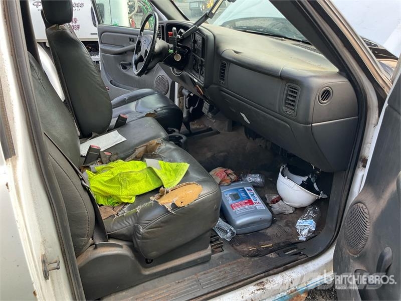 Chevrolet Silverado 2500HD 4x4 Pickup (Inoperable) Andre varebiler
