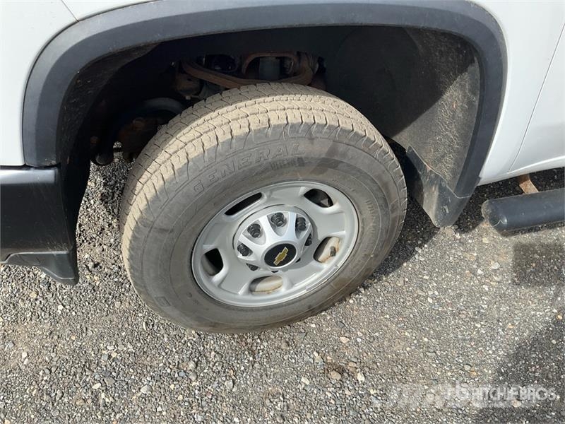 Chevrolet Silverado 2500 4x4 Crew Cab Pickup 其他