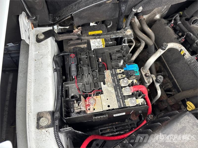 Chevrolet Silverado 2500HD 4x4 Crew Cab Pickup その他