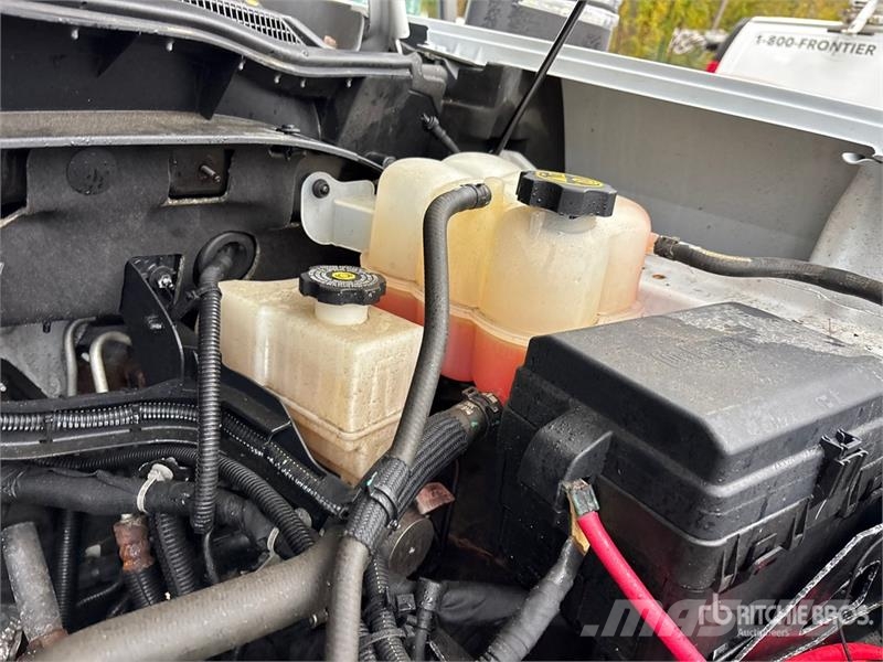 Chevrolet Silverado 2500HD 4x4 Crew Cab Pickup その他