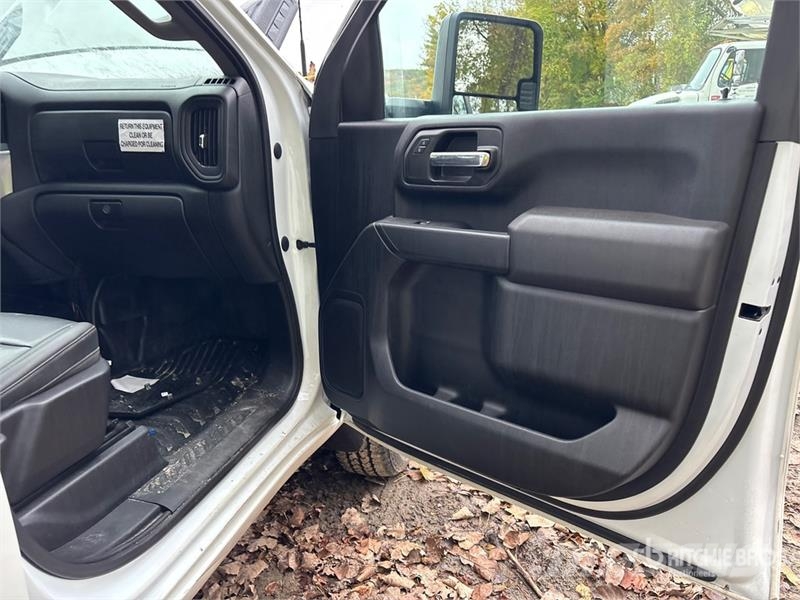 Chevrolet Silverado 2500HD 4x4 Crew Cab Pickup その他
