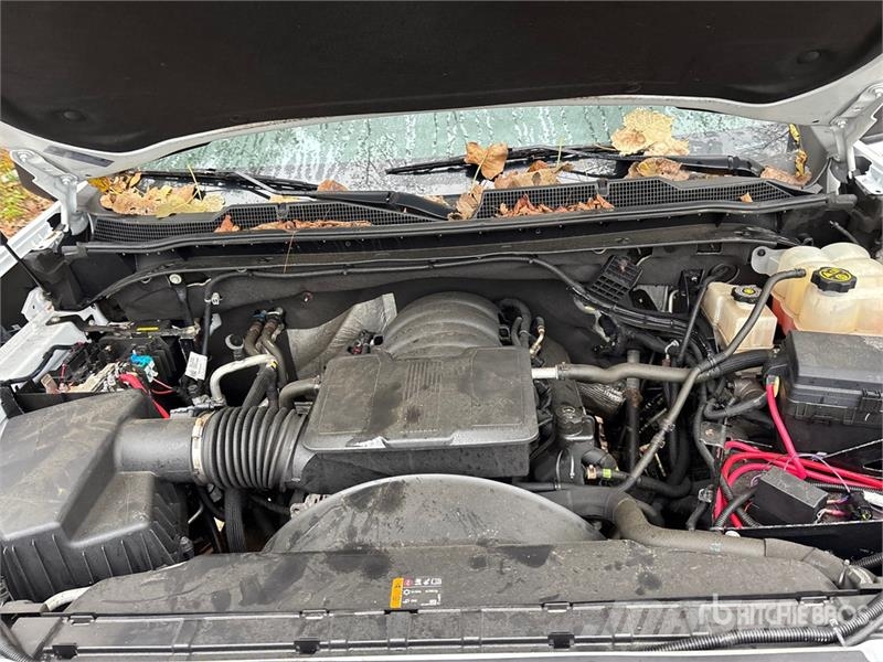 Chevrolet Silverado 2500HD 4x4 Crew Cab Pickup その他