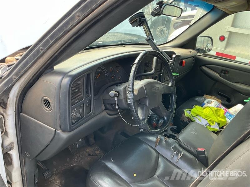 Chevrolet Silverado 2500HD 4x4 Pickup (Inoperable) Andre varebiler