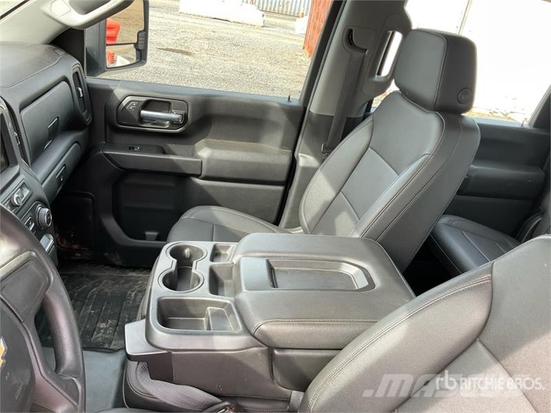 Chevrolet Silverado 2500 4x4 Crew Cab Pickup 其他
